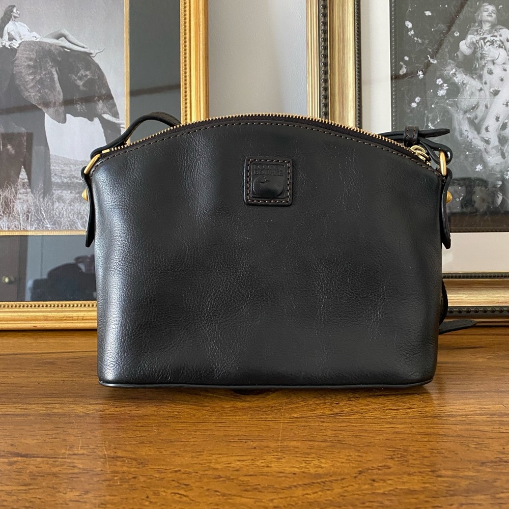 Dooney & Bourke Suki Crossbody In Black Florentine Leather